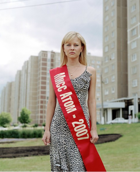 Moscú, Rusia. Elena Kamenskaya, de 24 años, ganadora de Miss Atomo 2007. 俄罗斯，莫斯科。Elena Kamenskaya, 24岁，2007年原子小姐得主。