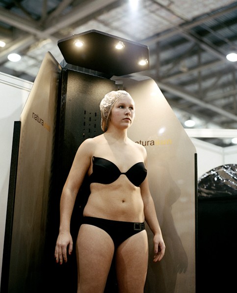 Londres, Reino Unido. La exposición de la belleza artificial. 英国，伦敦。专业美容美女博览。