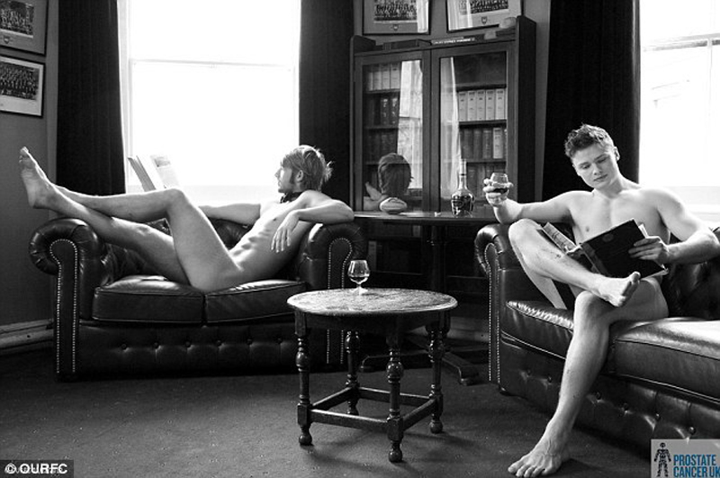Los jugadores del equipo de rugby de la Universidad de Oxford posan desnudos para el calendario 2013 3