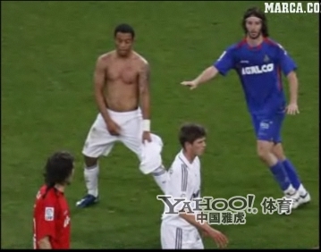 Los gestos insultos en deportes