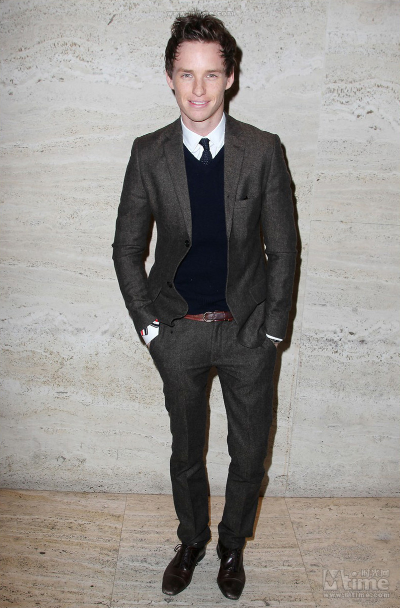 Anne Hathaway y su marido asistieron a la celebración de ¨Los miserables¨ 9