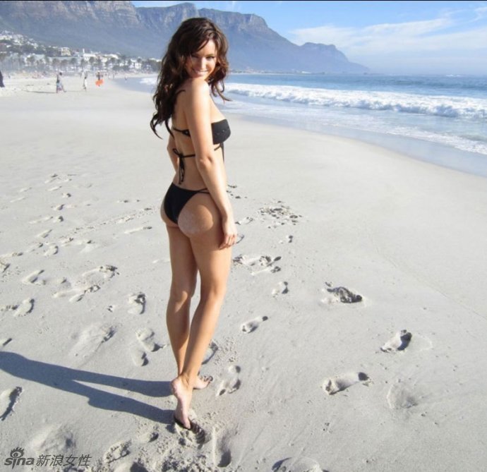 Fotos sensuales de Kelly Brook, reina de la ropa interior 7