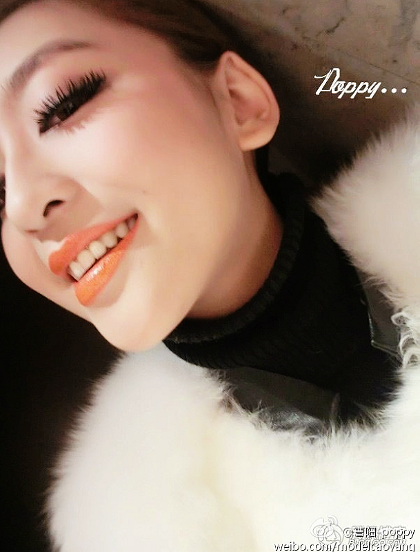 Cao Yang, la mujer china que cuenta con los senos espectaculares y las piernas largas