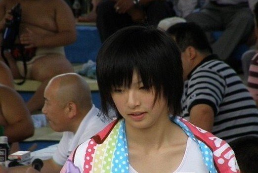 Mujeres luchadores de sumo en Japón 3