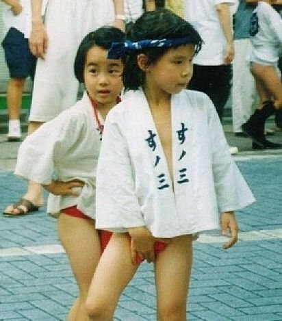Mujeres luchadores de sumo en Japón 10