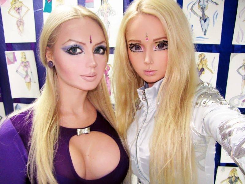 Valeria Lukyanova y Olga Oleynik, dos chicas como barbie vivo en realidad