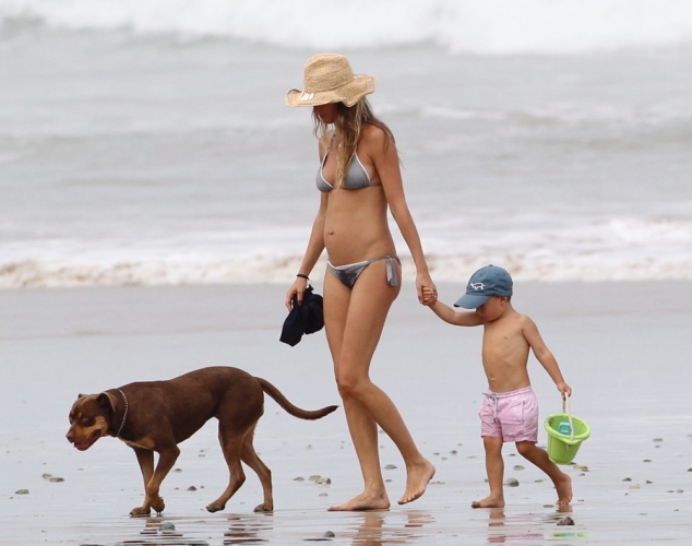 Sexys fotos de las famosas estrellas cuando están embarazadas