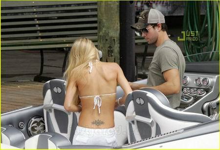 Tatuajes sexys en la parte privada de las mujeres en deportes