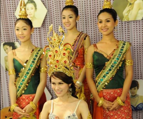 La más hermosa transexual tailandesa se hace popular en China con la película de comedia &apos;one way of the Thai&apos; 8