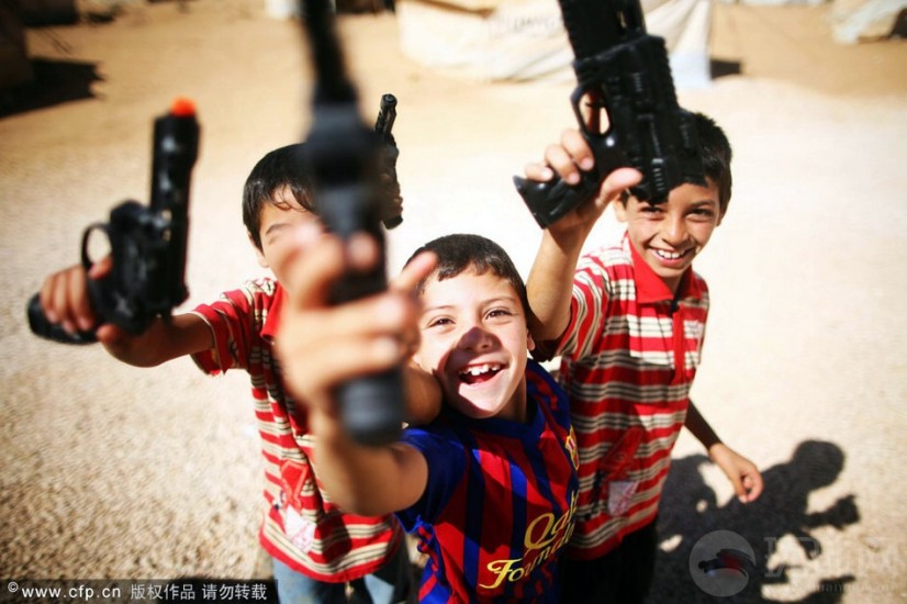 El día 23 de agosto de 2012 Mafraq, Jordania, los sirios refugiados escaparon a Turquía, Jordania, Irak y Líbano.