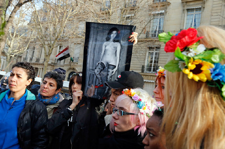 Joven egipcia de FEMEN se desnudó contra &apos;Constitución islámica&apos; de su país