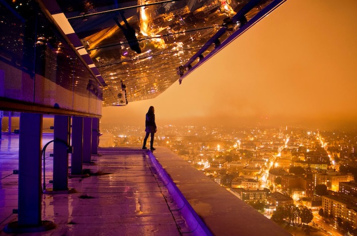 Las espléndidas vistas nocturnas desde el borde de la ciudad 78