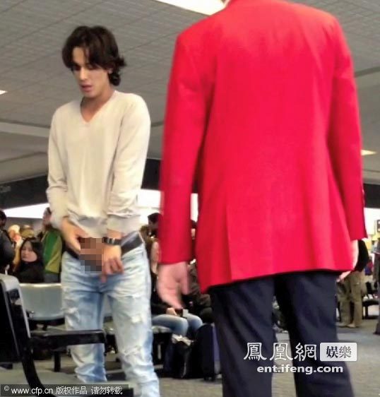 Actor de “Crepúsculo” Bronson Pelletier orina en aeropuerto de LA