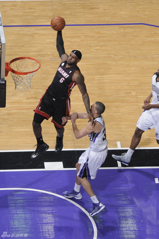 Grande Chalmers lidera a los Heat 4