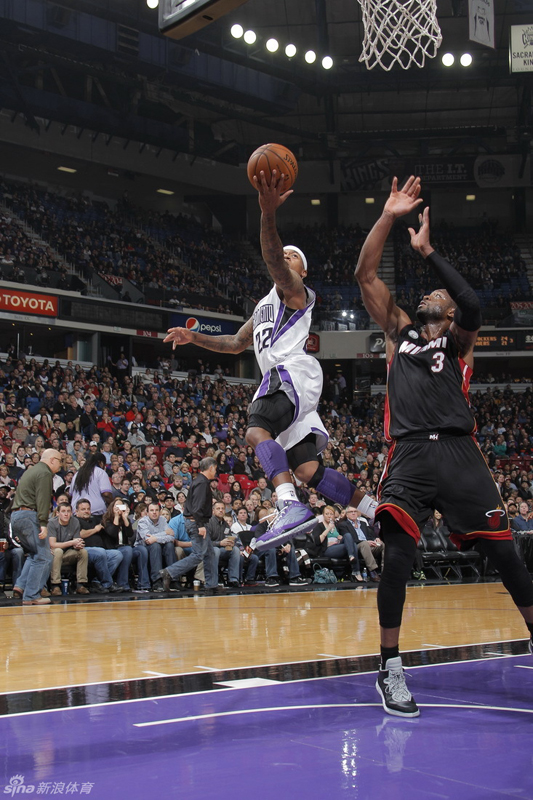 Grande Chalmers lidera a los Heat 7