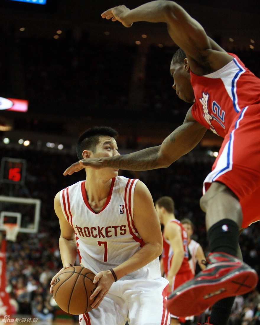 Los Clippers supera a los Rockets por 117-109 5