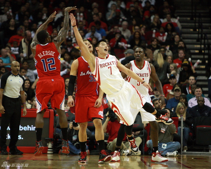 Los Clippers supera a los Rockets por 117-109 13