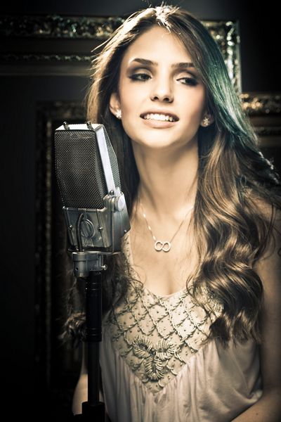 No.11 Caroline Celico Leite