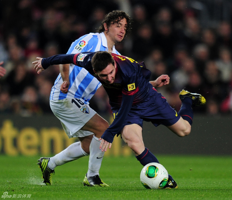 Messi muestra sus cuatro Balones de Oro en el cruce ante el Málaga 12