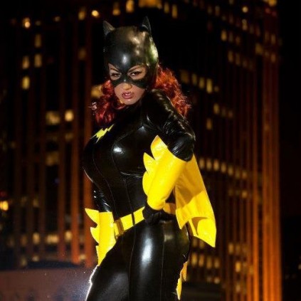 Mujeres cosplay con pechos grandes