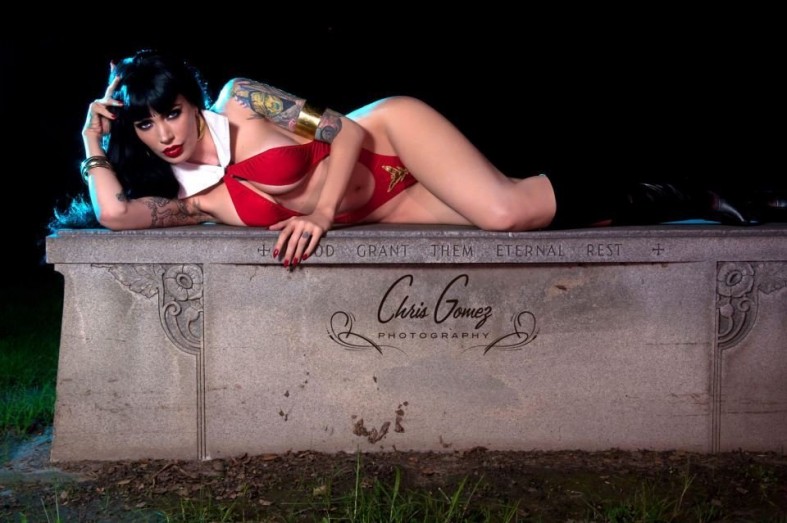 Mujeres cosplay con pechos grandes