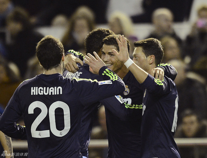 Tormenta de goles del Real Madrid cae en la casa del Valencia 10