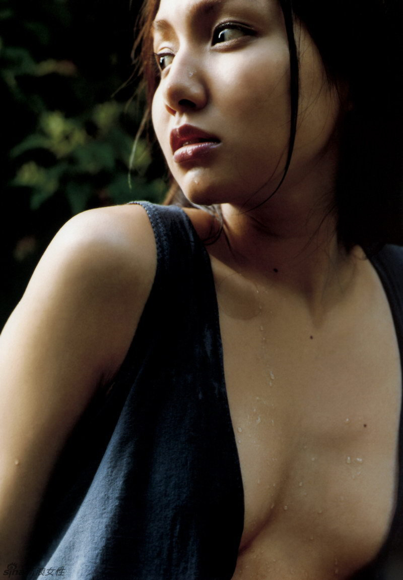 Sexy fotos de la famosa actriz japonesa 18