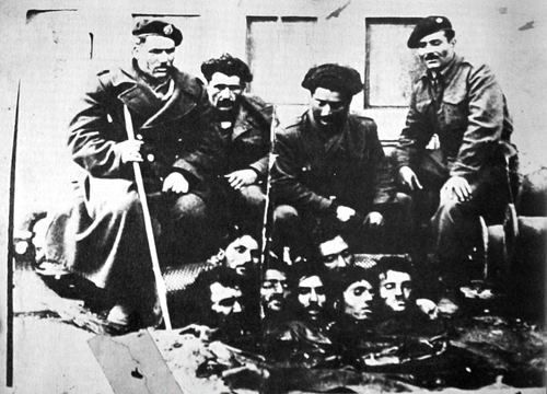 Fotos sangrientas de las personas decapitadas