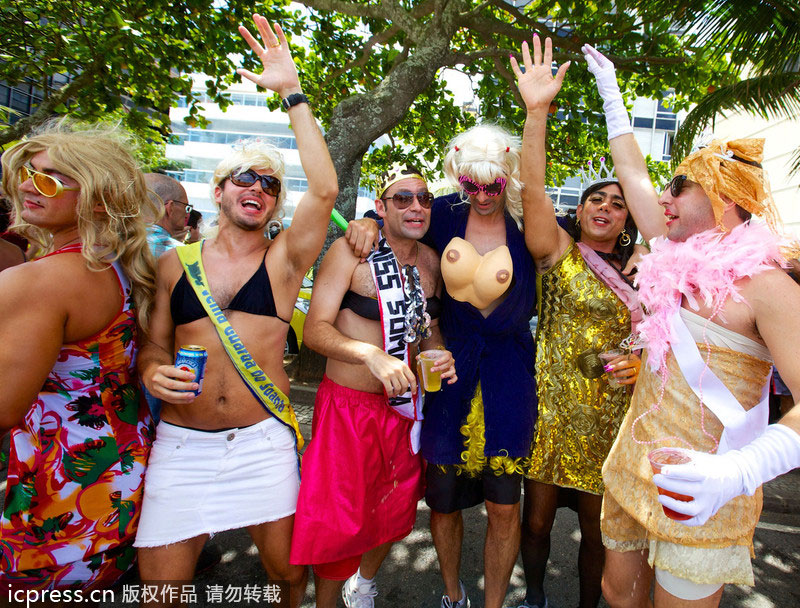 El carnaval convierte Río de Janeiro en un mar de alegría, música y cerveza 1