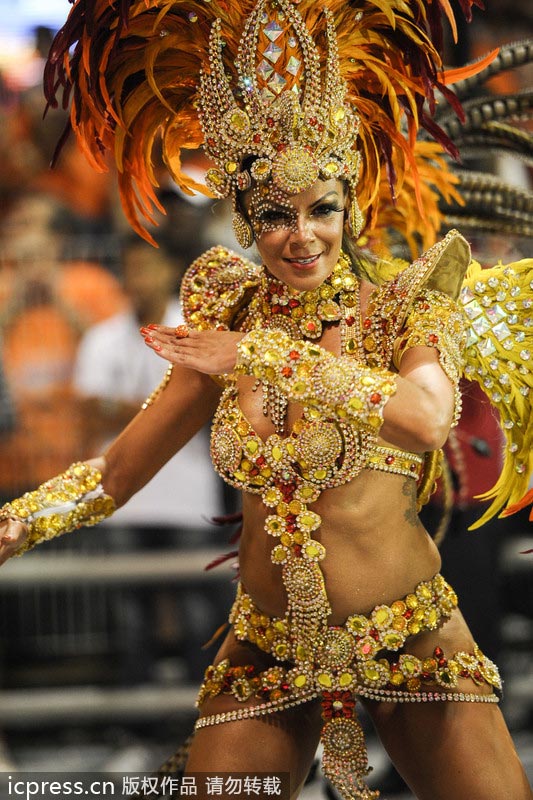 Brasil sigue viviendo la alegría de carnaval con desfiles de samba 12