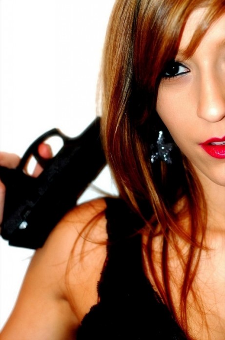 Mujeres sexys y armas