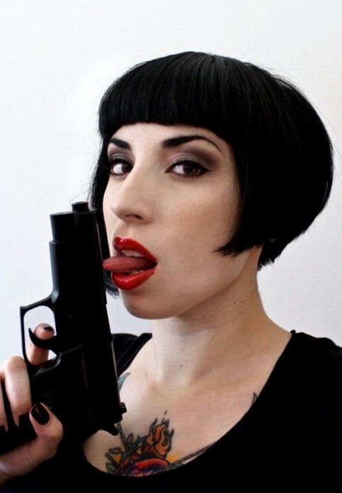 Mujeres sexys y armas