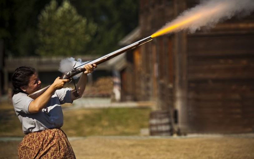 Mujeres sexys y armas