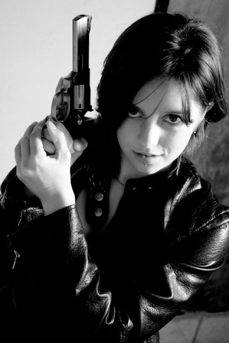 Mujeres sexys y armas