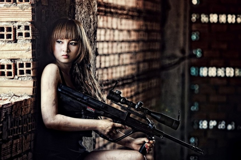Mujeres sexys y armas