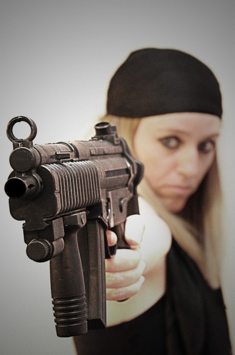 Mujeres sexys y armas