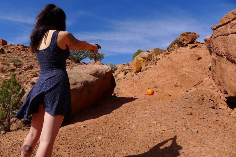 Mujeres sexys y armas