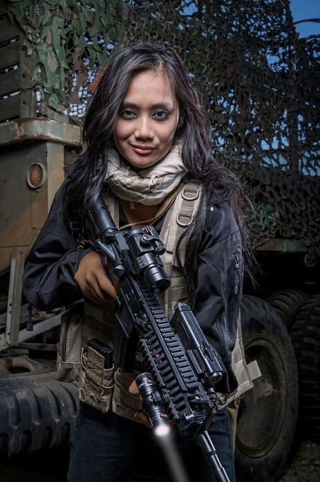 Mujeres sexys y armas