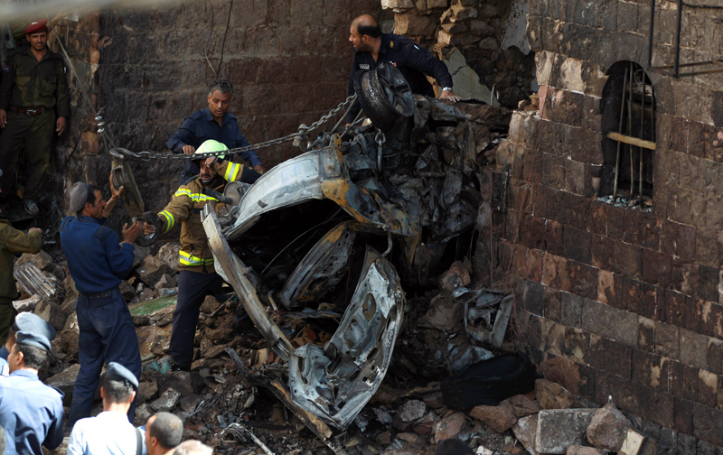 Nueve muertos y 23 heridos al estrellarse helicóptero militar en capital de Yemen 2
