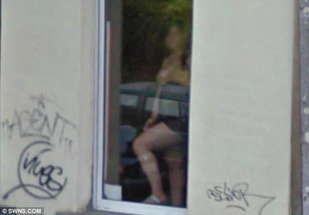 Revelan las fotos del comercio sexual de las prostitutas por Google Street