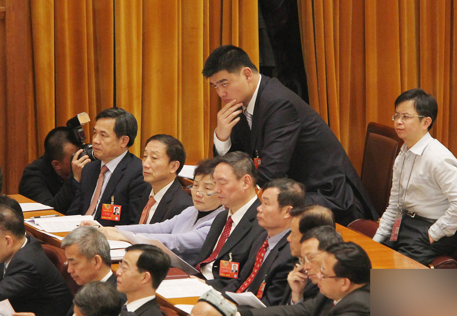 Yao Ming, miembro del Comité Nacional de la CCPPCh 5