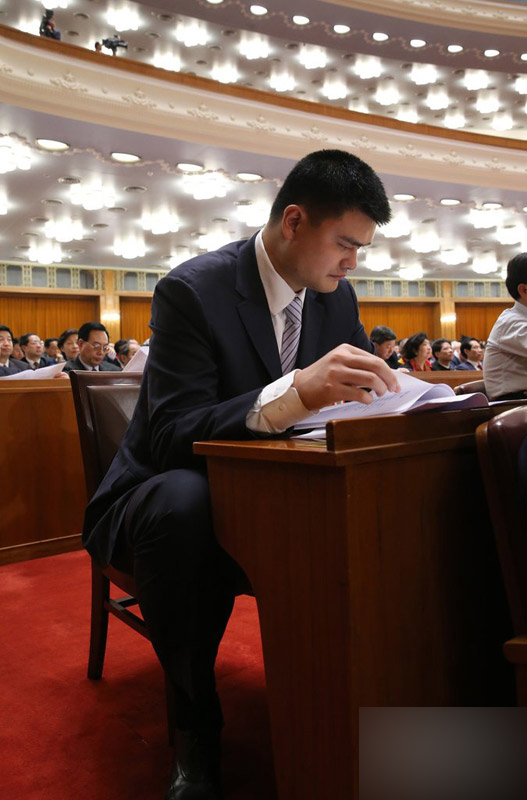 Yao Ming, miembro del Comité Nacional de la CCPPCh 7