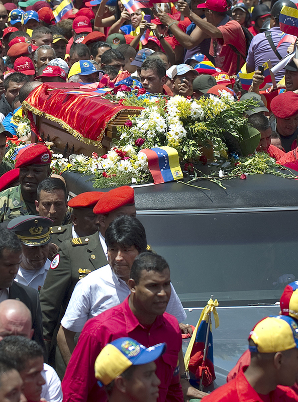 Pueblo venezolano despide a Hugo Chávez 6