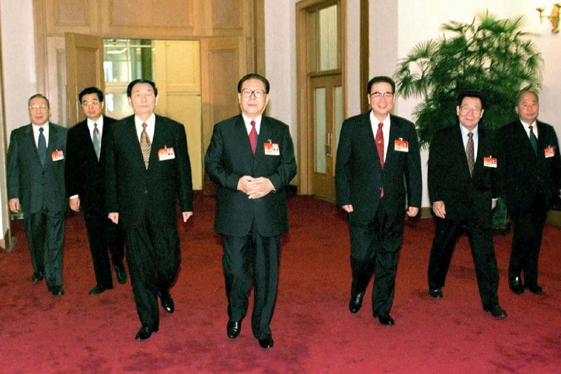 El día 5 de marzo de 2002, los líderes chinos asistieron a la quinta sesión plenaria de la APN.