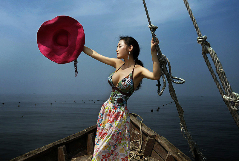 Pan Chunchun, modelo china ,con pecho grande , cuerpo atractivo