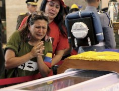 Maduro anuncia que Chávez será embalsamado