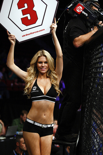  Las guapas sexys y calientes de la UFC 27