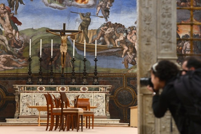  La Capilla Sixtina, en decoración para recibir el nuevo papa 9