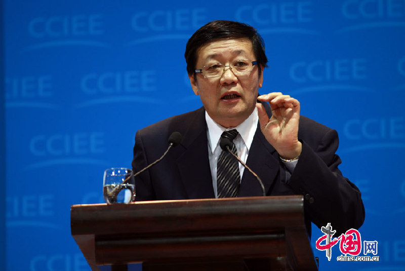 ministro de Hacienda, Lou Jiwei