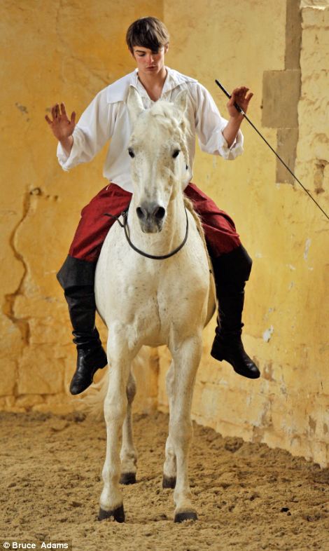 El ballet de los caballos, arte rehabilitado en Inglaterra tras su desaparición de hace 300 años 8